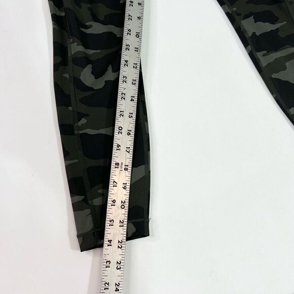 Athleta Camo Contender 7/8 Powerlift Tight Womens small Leggings Activewear - Picture 4 of 10